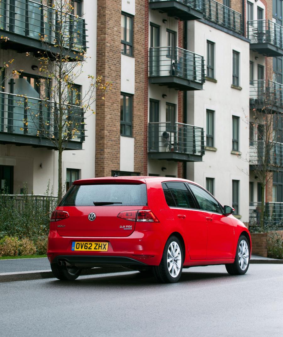  Volkswagen Golf TDi BlueMotion 2012 года  (UK) (фото 2 из 52)